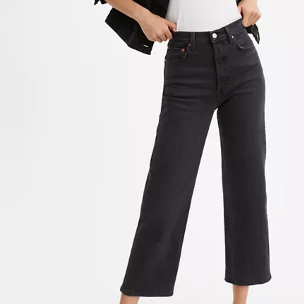 Levi’s Ribcage Straight Ankle Jeans (Size 32)